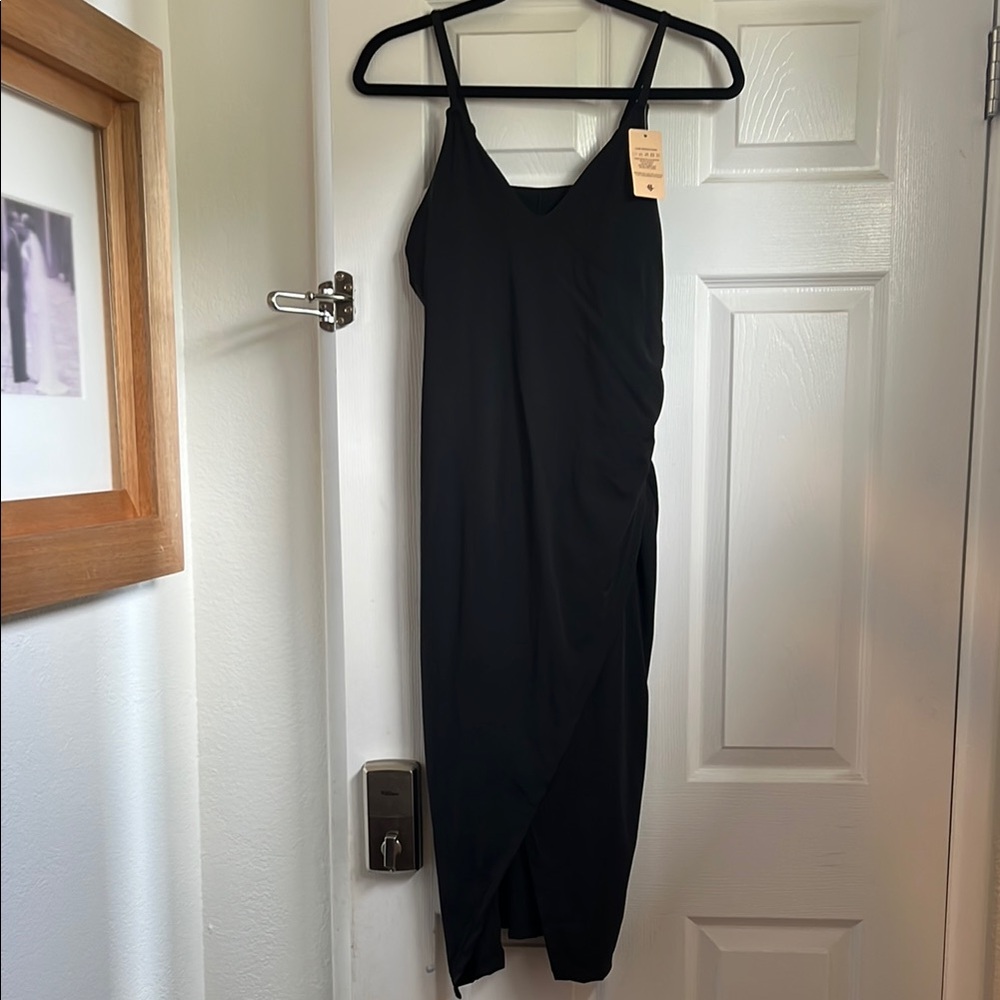 NWT. Elegant Black Sleeveless Spaghetti Strap Midi Dress